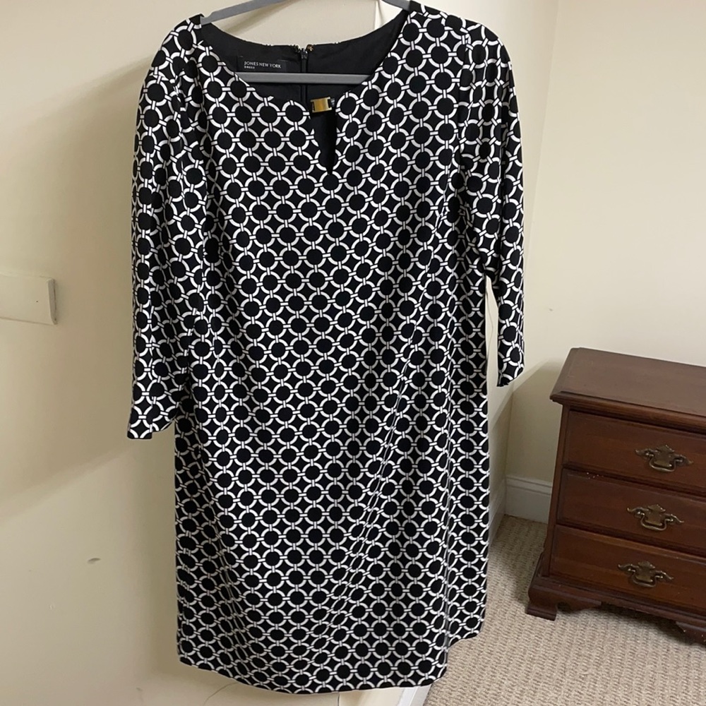 Dress with sleeves